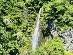 山形インフォメーション | リフレッシュ 絶景の滝｢米の粉の滝ドライブイン」鶴岡市