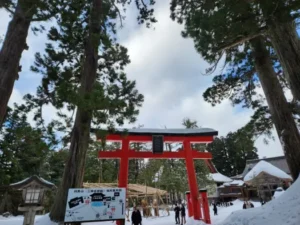 山形インフォメーション | 新たなる年の始まり 幸せを祈る 出羽三山神社 鶴岡市