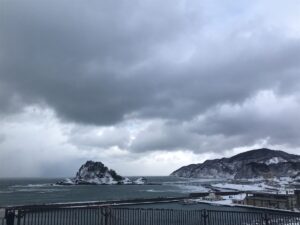 山形インフォメーション|力強い雪の白山島 冬の味覚「寒鱈」 オラクルカード占い もみほぐし