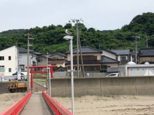 山形インフォメーション | 見送ってくれたうみねこと 橋の上の穏やかな時間
